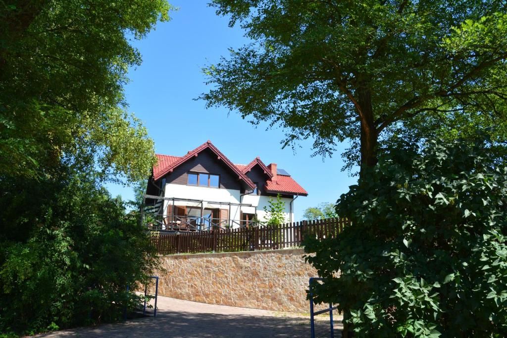 Дома для отпуска House with a garden Bolechowice